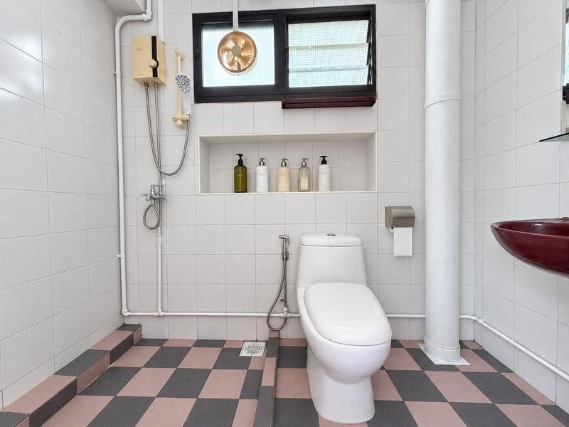 738 Woodlands Circle, 738 Woodlands Circle, Admiralty / Woodlands, 3 Bedrooms, 1,098 sqft, HDB Flat For Sale, by WeiPin Oon, 500269516 - Bathroom - PropertyGuru.com.sg