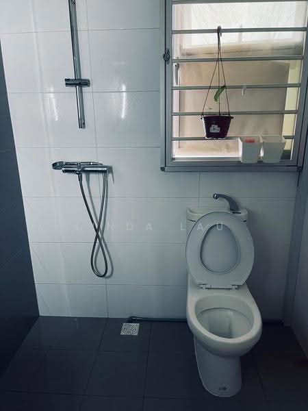 353A Anchorvale Lane, 353A Anchorvale Lane, Hougang / Punggol / Sengkang, 1 Bedroom, 409 sqft, HDB Flat For Sale, by Linda Lau, 500269528 - Bathroom - PropertyGuru.com.sg