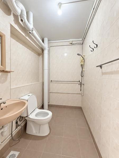 777 Woodlands Crescent, 777 Woodlands Crescent, Admiralty / Woodlands, 3 Bedrooms, 1,098 sqft, HDB Flat For Rent, by Eddie Tan, 500269530 - Bathroom - PropertyGuru.com.sg