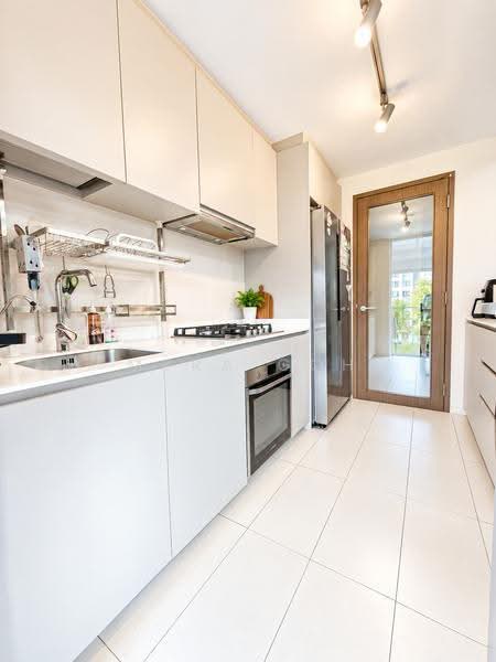 The Visionaire, 184 Canberra Drive, Sembawang / Yishun, 3 Bedrooms, 980 sqft, Condominium For Sale, by Myra Goh, 500269533 - Kitchen - PropertyGuru.com.sg