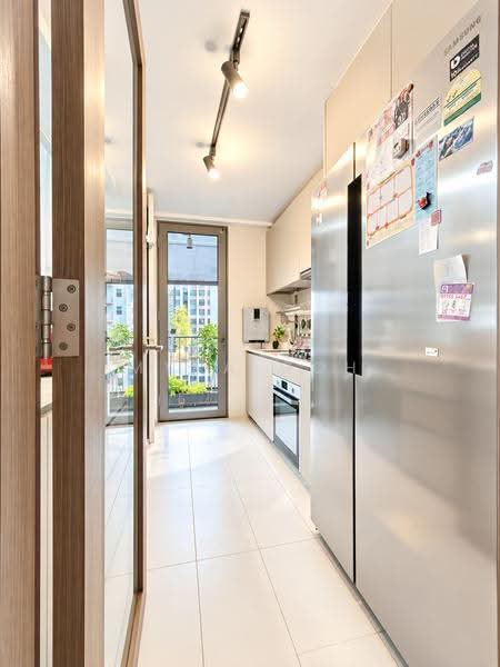 The Visionaire, 184 Canberra Drive, Sembawang / Yishun, 3 Bedrooms, 980 sqft, Condominium For Sale, by Myra Goh, 500269533 - Kitchen - PropertyGuru.com.sg