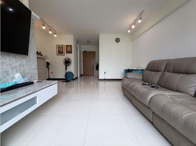 122A Punggol Edge, 122A Edgedale Plains, Hougang / Punggol / Sengkang, 3 Bedrooms, 1,001 sqft, HDB Flat For Sale, by Yuna Lim, 500269541 - Living Room - PropertyGuru.com.sg