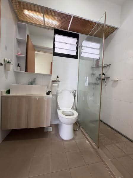 122A Punggol Edge, 122A Edgedale Plains, Hougang / Punggol / Sengkang, 3 Bedrooms, 1,001 sqft, HDB Flat For Sale, by Yuna Lim, 500269541 - Bathroom - PropertyGuru.com.sg