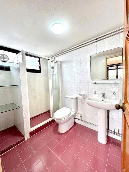 Lagoon View, 5000N Marine Parade Road, East Coast / Marine Parade, 3 Bedrooms, 1,647 sqft, Apartment For Sale, by Jessica Soo, 500269548 - Bathroom - PropertyGuru.com.sg