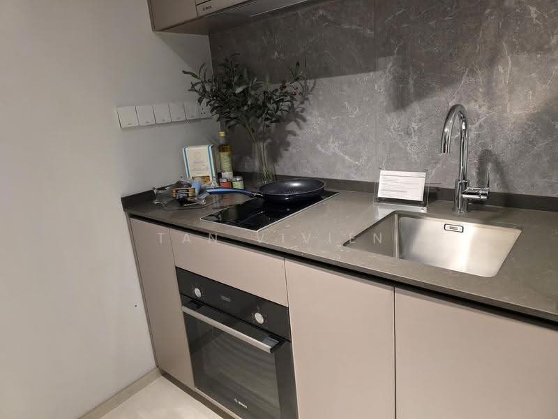 Lucerne Grand, Lakeside Drive, Boon Lay / Jurong / Tuas, 2 Bedrooms, 624 sqft, Condominium For Sale, by Tan Vivien, 500269562 - Kitchen - PropertyGuru.com.sg