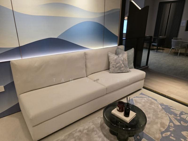 Lucerne Grand, Lakeside Drive, Boon Lay / Jurong / Tuas, 2 Bedrooms, 624 sqft, Condominium For Sale, by Tan Vivien, 500269562 - Living Room - PropertyGuru.com.sg