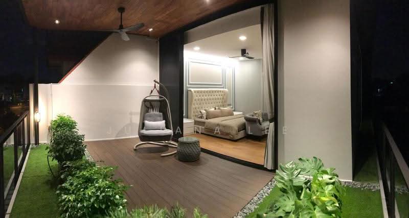 Kingswear Avenue, Hougang / Punggol / Sengkang, 5 Bedrooms, 3,140 sqft, Semi-Detached House For Sale, by Juliana Lee, 500269565 - Bedroom - PropertyGuru.com.sg