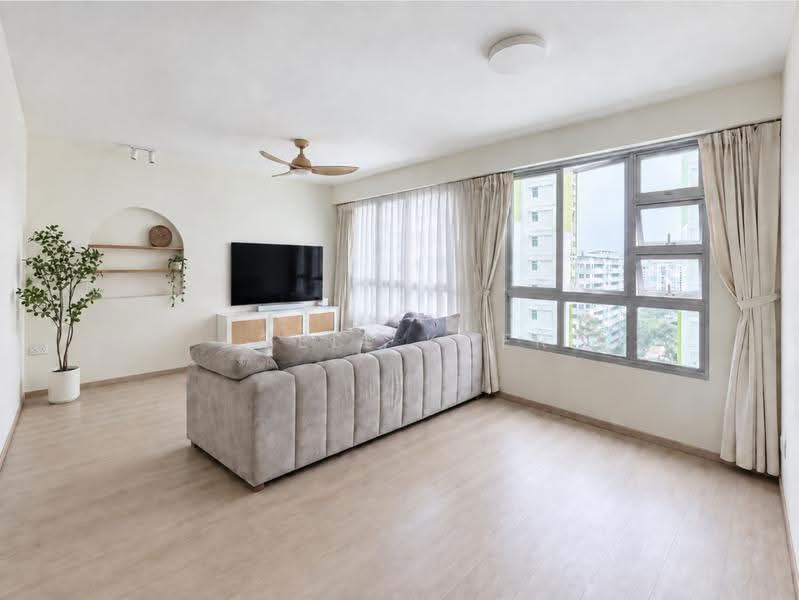 890B Woodlands Drive 50, 890B Woodlands Drive 50, Admiralty / Woodlands, 3 Bedrooms, 1,216 sqft, HDB Flat For Sale, by Joell Kher, 500269570 - Living Room - PropertyGuru.com.sg