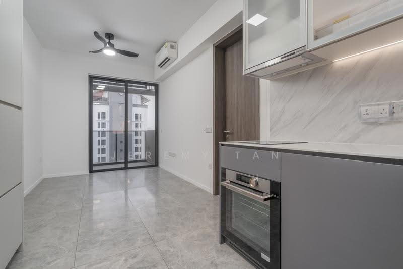 The M, 36 Middle Road, Beach Road / Bugis / Rochor, 1 Bedroom, 431 sqft, Condominium For Rent, by Jeremy Tan, 500269589 - Living Room - PropertyGuru.com.sg