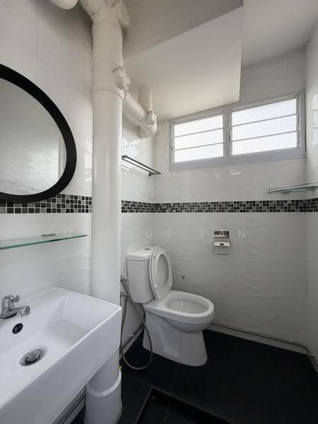 465 Ang Mo Kio Avenue 10, 465 Ang Mo Kio Avenue 10, Ang Mo Kio / Bishan / Thomson, Room Rental, 110 sqft, HDB Flat For Rent, by Marcus Tan, 500269592 - Bathroom - PropertyGuru.com.sg