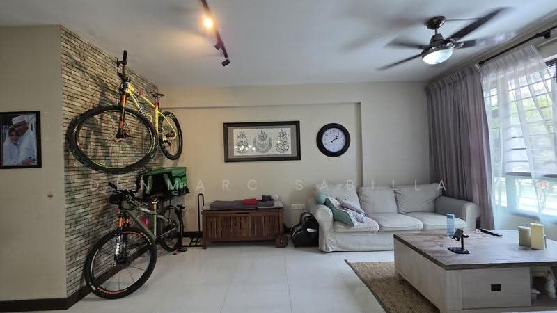 122A Punggol Edge, 122A Edgedale Plains, Hougang / Punggol / Sengkang, 3 Bedrooms, 1,001 sqft, HDB Flat For Sale, by Denmarc Sabilla, 500269595 - Living Room - PropertyGuru.com.sg