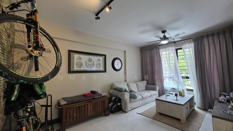 122A Punggol Edge, 122A Edgedale Plains, Hougang / Punggol / Sengkang, 3 Bedrooms, 1,001 sqft, HDB Flat For Sale, by Denmarc Sabilla, 500269595 - Living Room - PropertyGuru.com.sg