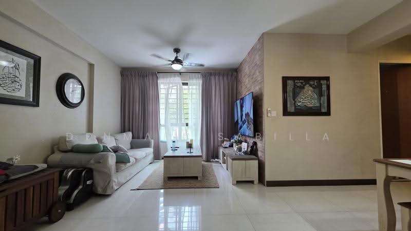 122A Punggol Edge, 122A Edgedale Plains, Hougang / Punggol / Sengkang, 3 Bedrooms, 1,001 sqft, HDB Flat For Sale, by Denmarc Sabilla, 500269595 - Living Room - PropertyGuru.com.sg