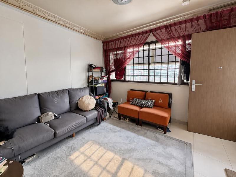 223 Choa Chu Kang Central, 223 Choa Chu Kang Central, Dairy Farm / Bukit Panjang / Choa Chu Kang, 4 Bedrooms, 1,313 sqft, HDB Flat For Sale, by Sharique Tan, 500269603 - Living Room - PropertyGuru.com.sg
