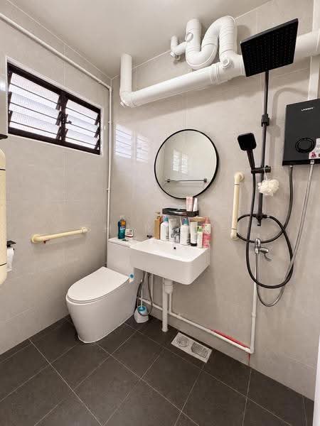 223 Choa Chu Kang Central, 223 Choa Chu Kang Central, Dairy Farm / Bukit Panjang / Choa Chu Kang, 4 Bedrooms, 1,313 sqft, HDB Flat For Sale, by Sharique Tan, 500269603 - Bathroom - PropertyGuru.com.sg