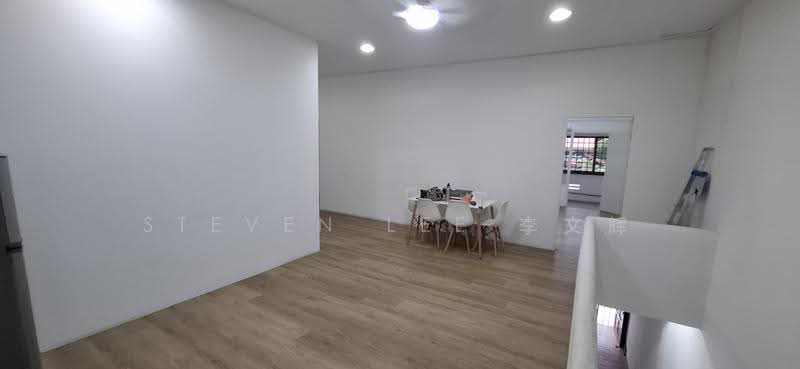 Serangoon Garden Way, Hougang / Punggol / Sengkang, 3 Bedrooms, 1,377 sqft, Shophouse For Rent, by Steven Lee 李文辉, 500269611 - Living Room - PropertyGuru.com.sg