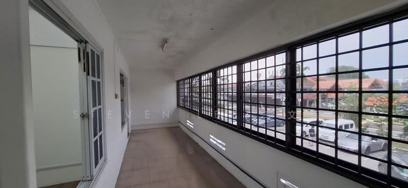 Serangoon Garden Way, Hougang / Punggol / Sengkang, 3 Bedrooms, 1,377 sqft, Shophouse For Rent, by Steven Lee 李文辉, 500269611 - Balcony - PropertyGuru.com.sg