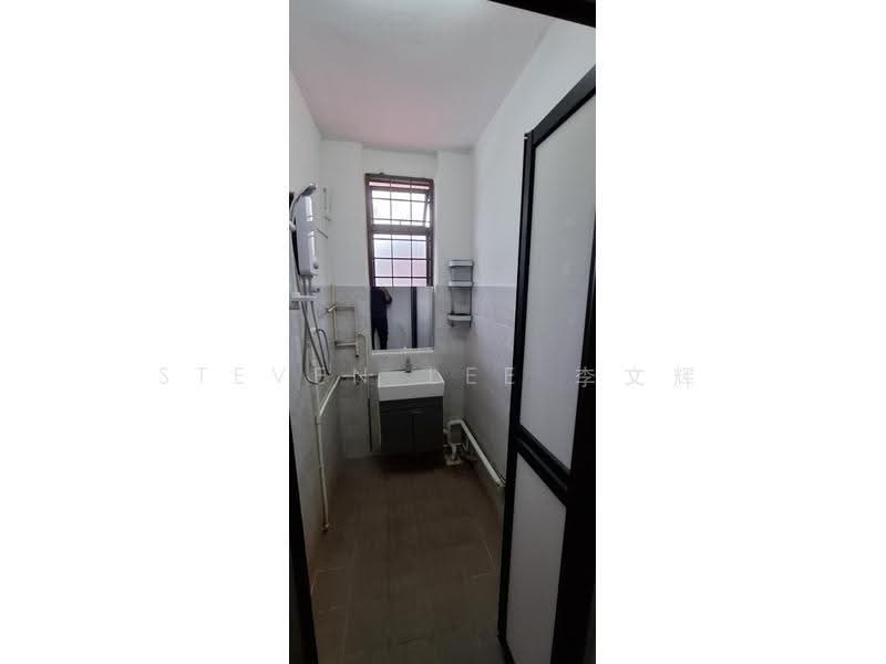 Serangoon Garden Way, Hougang / Punggol / Sengkang, 3 Bedrooms, 1,377 sqft, Shophouse For Rent, by Steven Lee 李文辉, 500269611 - Bathroom - PropertyGuru.com.sg