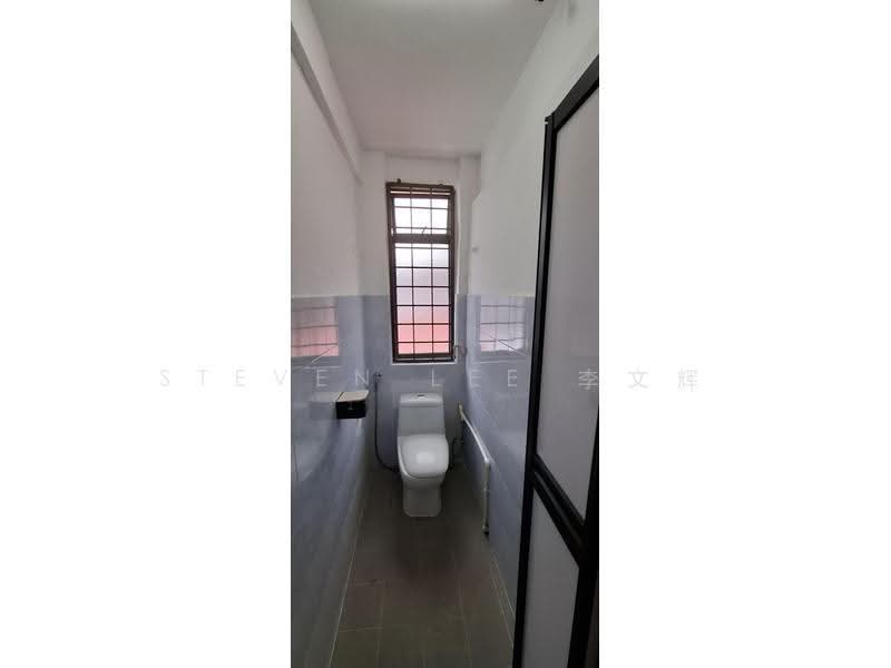 Serangoon Garden Way, Hougang / Punggol / Sengkang, 3 Bedrooms, 1,377 sqft, Shophouse For Rent, by Steven Lee 李文辉, 500269611 - Bathroom - PropertyGuru.com.sg