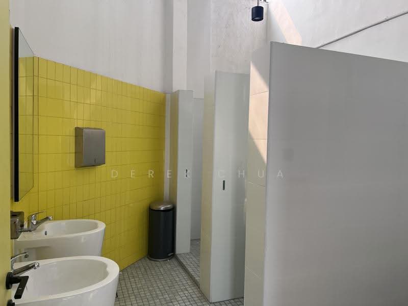 Halcyon 1, 39A Jalan Pemimpin, Ang Mo Kio / Bishan / Thomson, 2,587 sqft, Light Industrial (B1) For Rent, by Derek Chua, 500269615 - Bathroom - CommercialGuru.com.sg