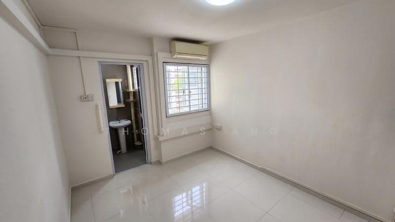 138 Yishun Ring Road, 138 Yishun Ring Road, Sembawang / Yishun, 2 Bedrooms, 732 sqft, HDB Flat For Sale, by Thomas Ang, 500269617 - Bathroom - PropertyGuru.com.sg