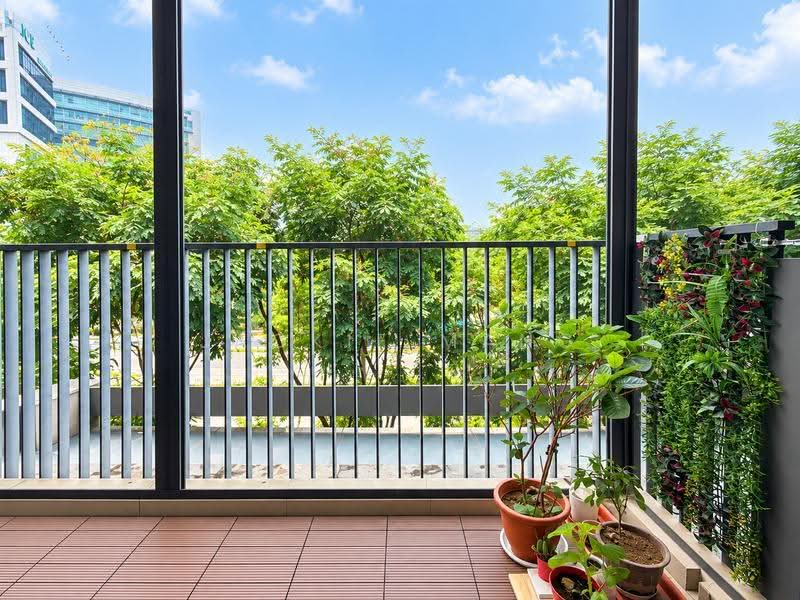 The Venue Residences and Shoppes, 12 Tai Thong Crescent, Macpherson / Potong Pasir, 2 Bedrooms, 850 sqft, Apartment For Sale, by Jackie Mang, 500269621 - Balcony - PropertyGuru.com.sg