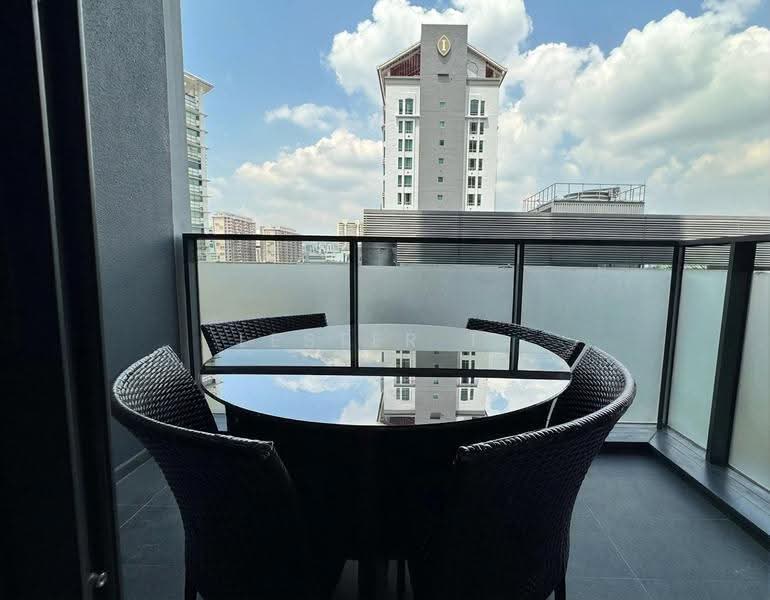 The M, 36 Middle Road, Beach Road / Bugis / Rochor, 2 Bedrooms, 667 sqft, Condominium For Rent, by Lester T., 500269622 - Balcony - PropertyGuru.com.sg