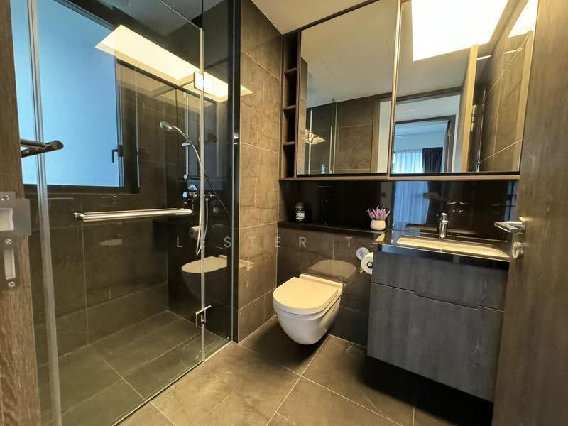 The M, 36 Middle Road, Beach Road / Bugis / Rochor, 2 Bedrooms, 667 sqft, Condominium For Rent, by Lester T., 500269622 - Bathroom - PropertyGuru.com.sg