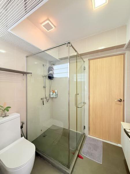 212C Compassvale Drive, 212C Compassvale Drive, Hougang / Punggol / Sengkang, 3 Bedrooms, 1,055 sqft, HDB Flat For Sale, by Jose Loh Zhenhao, 500269626 - Bathroom - PropertyGuru.com.sg
