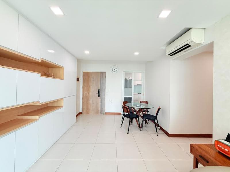 212C Compassvale Drive, 212C Compassvale Drive, Hougang / Punggol / Sengkang, 3 Bedrooms, 1,055 sqft, HDB Flat For Sale, by Jose Loh Zhenhao, 500269626 - Living Room - PropertyGuru.com.sg