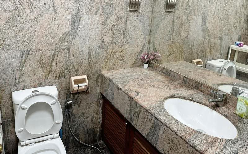 Le Hill, 44 Pasir Panjang Hill, Buona Vista / West Coast / Clementi New Town, Room Rental, 90 sqft, Condominium For Rent, by Miko Yu, 500269651 - Bathroom - PropertyGuru.com.sg