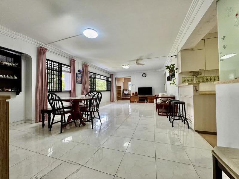 492D Tampines Street 45, 492D Tampines Street 45, Pasir Ris / Tampines, 4 Bedrooms, 1,335 sqft, HDB Flat For Sale, by Karen Ang, 500269654 - Living Room - PropertyGuru.com.sg