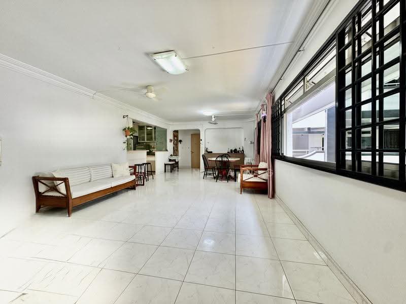 492D Tampines Street 45, 492D Tampines Street 45, Pasir Ris / Tampines, 4 Bedrooms, 1,335 sqft, HDB Flat For Sale, by Karen Ang, 500269654 - Living Room - PropertyGuru.com.sg