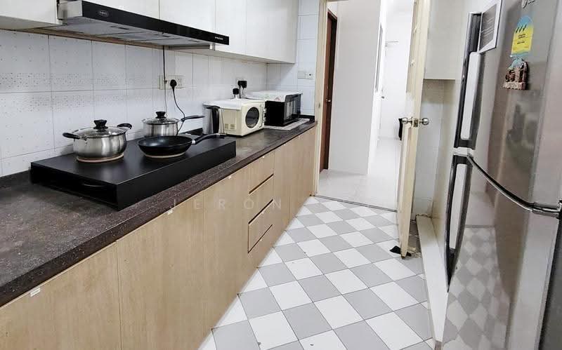 Emerald Park, 6 Indus Road, Alexandra / Commonwealth, Room Rental, 165 sqft, Condominium For Rent, by Jeron Lee, 500269660 - Kitchen - PropertyGuru.com.sg