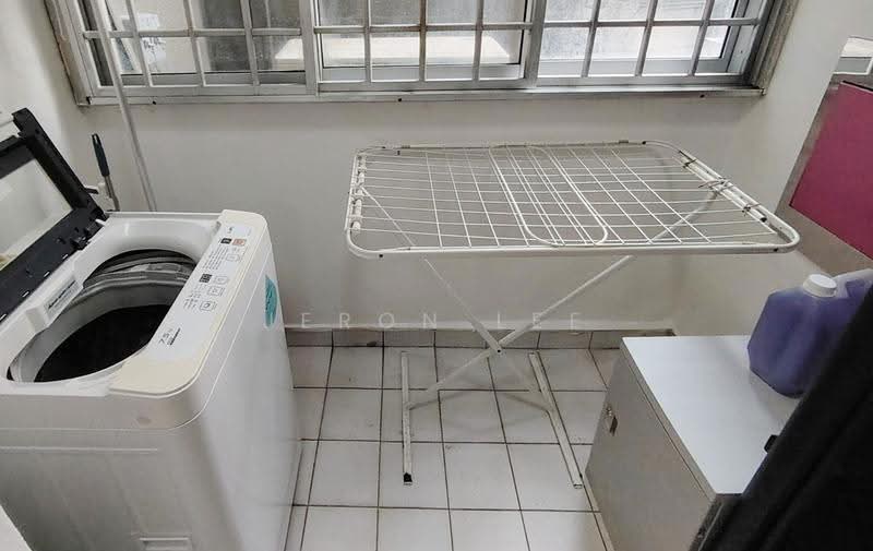 Emerald Park, 6 Indus Road, Alexandra / Commonwealth, Room Rental, 165 sqft, Condominium For Rent, by Jeron Lee, 500269660 - Balcony - PropertyGuru.com.sg