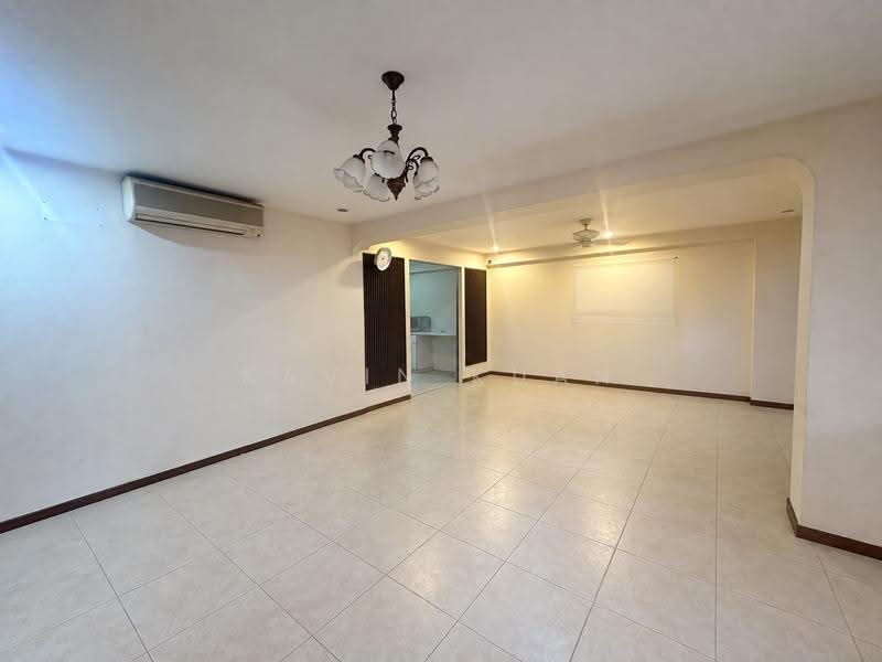 831 Hougang Central, 831 Hougang Central, Hougang / Punggol / Sengkang, 3 Bedrooms, 1,119 sqft, HDB Flat For Sale, by Kavin Kuah, 500269673 - Living Room - PropertyGuru.com.sg