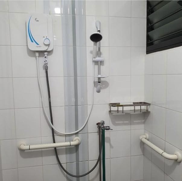 112 Bedok Reservoir Road, 112 Bedok Reservoir Road, Bedok / Upper East Coast, Room Rental, 120 sqft, HDB Flat For Rent, by Regina Huang, 500269682 - Bathroom - PropertyGuru.com.sg