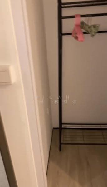 18 Kim Keat Road Master Bedroom Furnished With Attached Bathroom For Rent, 18 Kim Keat Road, Balestier / Toa Payoh, Room Rental, 100 sqft, Shophouse For Rent, by Micah Lim 林益才, 500269684 - Interior - PropertyGuru.com.sg
