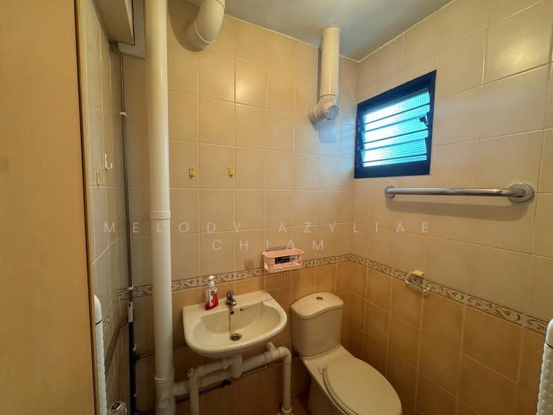 305 Clementi Avenue 4, 305 Clementi Avenue 4, Buona Vista / West Coast / Clementi New Town, 2 Bedrooms, 882 sqft, HDB Flat For Sale, by Melody Azyliae Chiam, 500269686 - PropertyGuru.com.sg