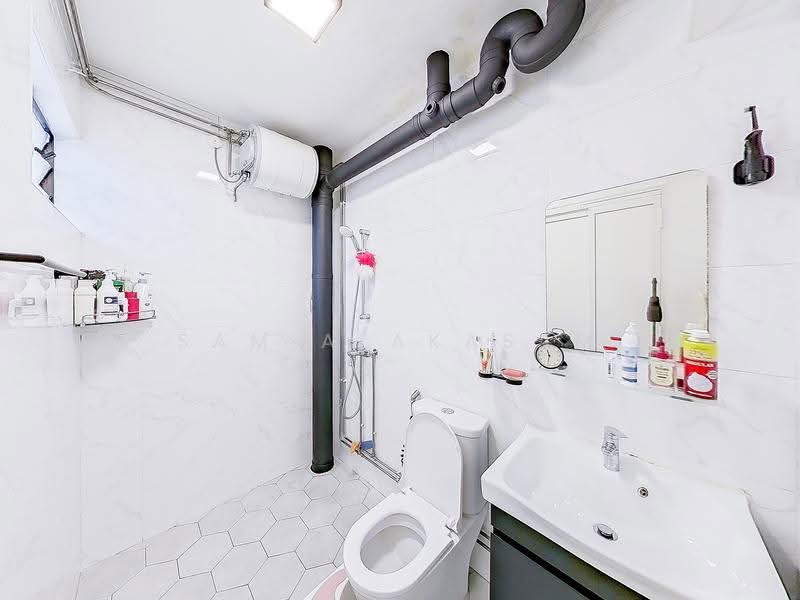 734 Tampines Street 71, 734 Tampines Street 71, Pasir Ris / Tampines, 3 Bedrooms, 1,109 sqft, HDB Flat For Sale, by Sam Alakasam, 500269693 - Common Bathroom - PropertyGuru.com.sg