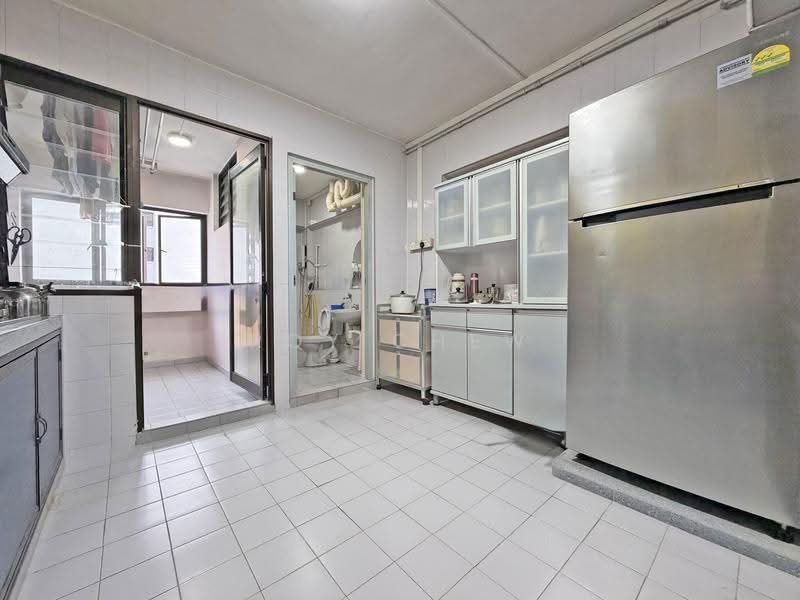 516 Jelapang Road, 516 Jelapang Road, Dairy Farm / Bukit Panjang / Choa Chu Kang, 3 Bedrooms, 1,098 sqft, HDB Flat For Sale, by Roy Chew, 500269695 - Kitchen - PropertyGuru.com.sg