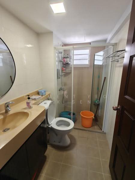 268D Compassvale Link, 268D Compassvale Link, Hougang / Punggol / Sengkang, 3 Bedrooms, 1,184 sqft, HDB Flat For Rent, by Clement Yeo Hock Seng, 500269738 - Bathroom - PropertyGuru.com.sg