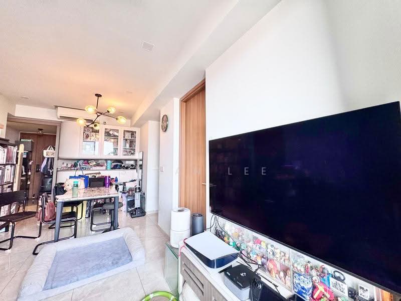 Stirling Residences, 25 Stirling Road, Alexandra / Commonwealth, 2 Bedrooms, 786 sqft, Condominium For Sale, by Susan Lee, 500269749 - Living Room - PropertyGuru.com.sg