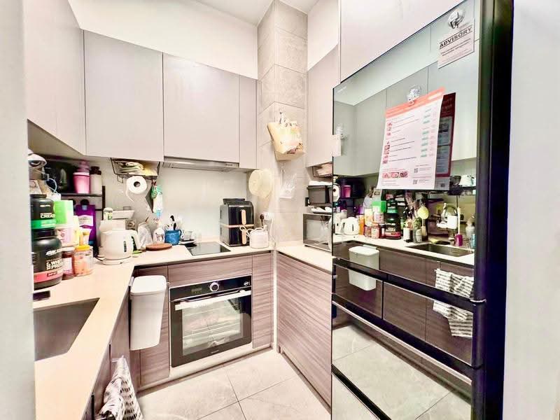 Stirling Residences, 25 Stirling Road, Alexandra / Commonwealth, 2 Bedrooms, 786 sqft, Condominium For Sale, by Susan Lee, 500269749 - Kitchen - PropertyGuru.com.sg