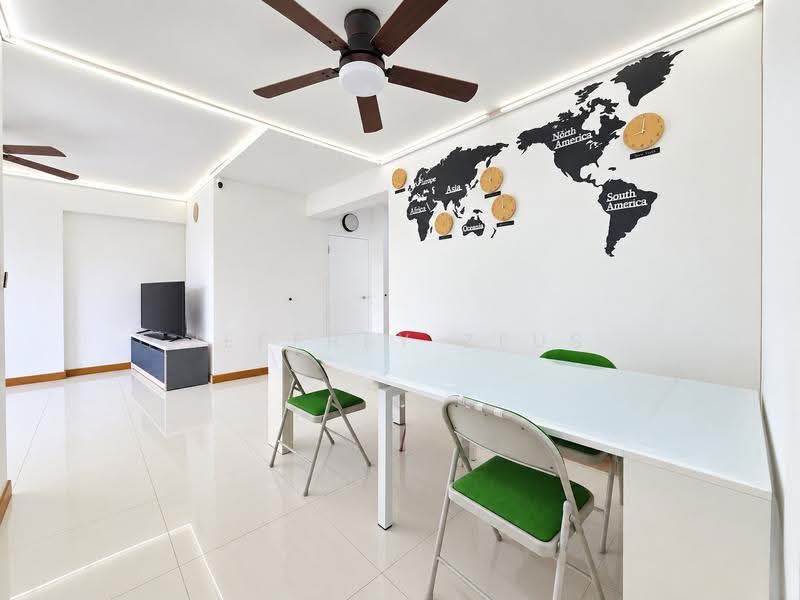 29 Ghim Moh Link, 29 Ghim Moh Link, Tanglin / Holland / Bukit Timah, 3 Bedrooms, 1,001 sqft, HDB Flat For Sale, by Jeffrey Zeus, 500269788 - Living Room - PropertyGuru.com.sg