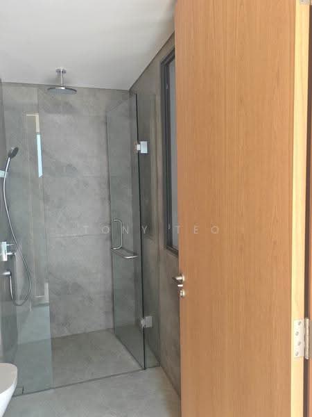 The Shorefront, 165A Jln. Loyang Besar, Changi Airport / Changi Village, 2 Bedrooms, 786 sqft, Apartment For Sale, by Tony Teo, 500269800 - Bathroom - PropertyGuru.com.sg