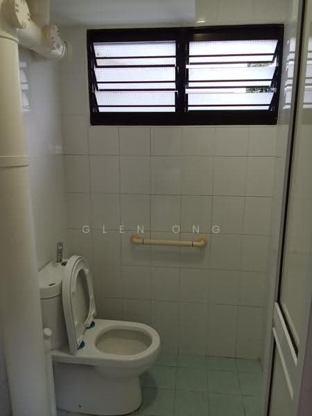 540 Ang Mo Kio Avenue 10, 540 Ang Mo Kio Avenue 10, Ang Mo Kio / Bishan / Thomson, Room Rental, 150 sqft, HDB Flat For Rent, by Glen Ong, 500269808 - Bathroom - PropertyGuru.com.sg