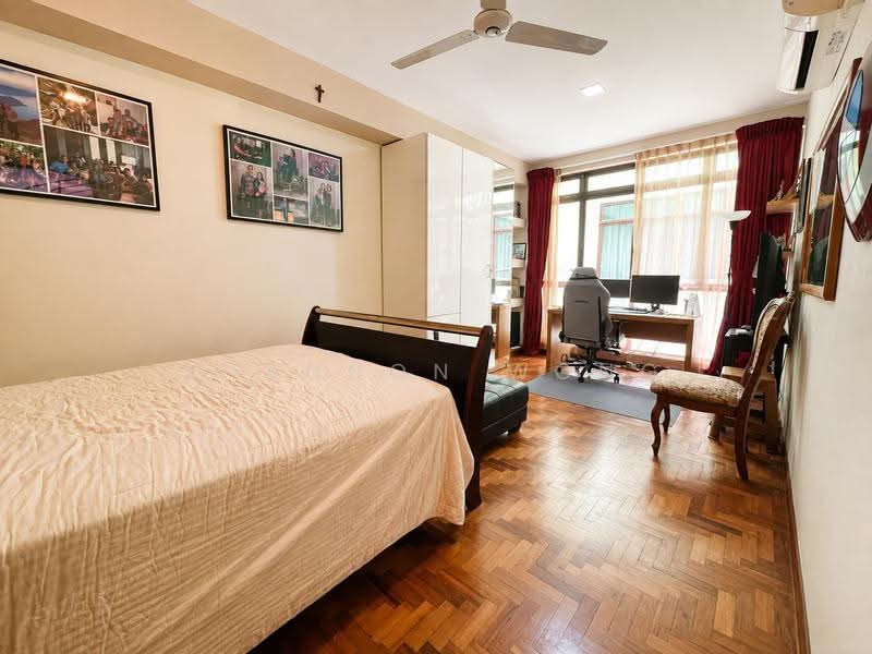 C.H.E.A.P 2.5 Storey FH Inter-terrace. Large Land Size. Near MRT and Good Schools, Jalan Tanjong, Simpang, Bedok, Tanah Merah, Changi, Bedok / Upper East Coast, 5 Bedrooms, 4,500 sqft, Terraced House For Sale, by Shannon Wong, 500269815 - Bedroom - PropertyGuru.com.sg