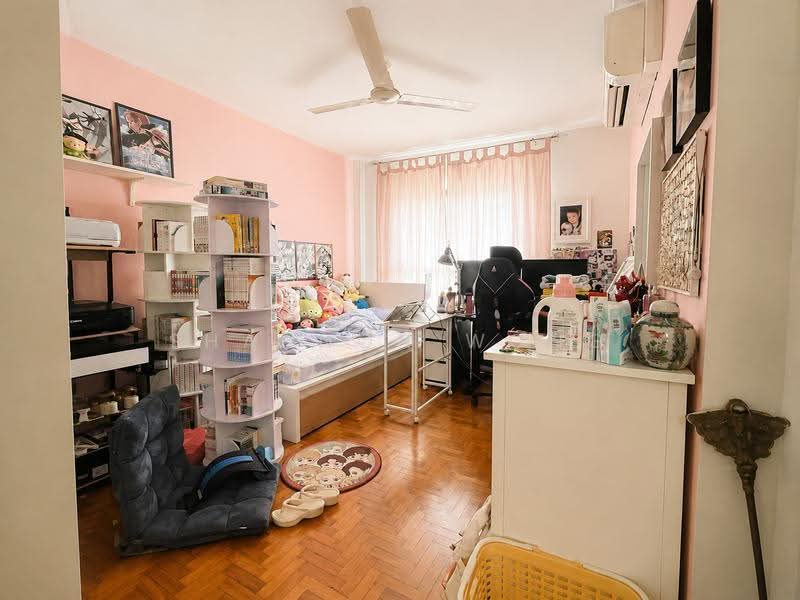 C.H.E.A.P 2.5 Storey FH Inter-terrace. Large Land Size. Near MRT and Good Schools, Jalan Tanjong, Simpang, Bedok, Tanah Merah, Changi, Bedok / Upper East Coast, 5 Bedrooms, 4,500 sqft, Terraced House For Sale, by Shannon Wong, 500269815 - Bedroom - PropertyGuru.com.sg
