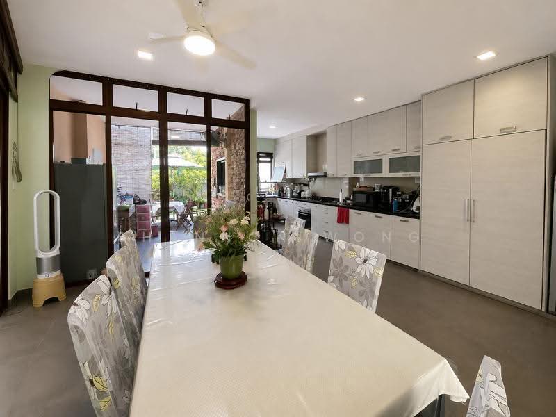 C.H.E.A.P 2.5 Storey FH Inter-terrace. Large Land Size. Near MRT and Good Schools, Jalan Tanjong, Simpang, Bedok, Tanah Merah, Changi, Bedok / Upper East Coast, 5 Bedrooms, 4,500 sqft, Terraced House For Sale, by Shannon Wong, 500269815 - Dining / Kitchen - PropertyGuru.com.sg